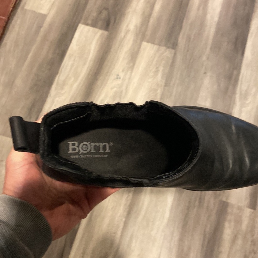 Born boots.  Bought recently and a bit tight. high quality boots in good shape.